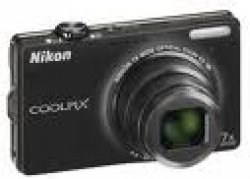 Digitalni-fotoaparat-NIKON-Dig-S3000-Crni-SET-SD-4GB