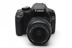 Canon-EOS-550D-EF-s18-55IS-digitalni-fotoaparat-1